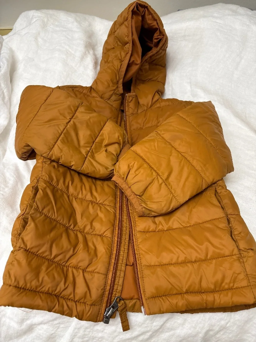 Boy’s Puffer jacket light weight Amazon Essentials size 4T